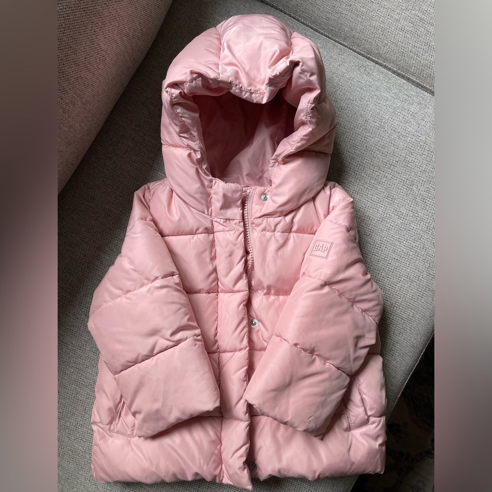 Baby Gap Pink toddler puffer jacket with zip and buttons. Size 3T. GUC
